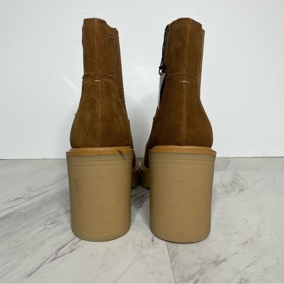 Dolce Vita Caster Brown Suede Lug Sole Bootie 8 1/2 - Picture 3 of 16